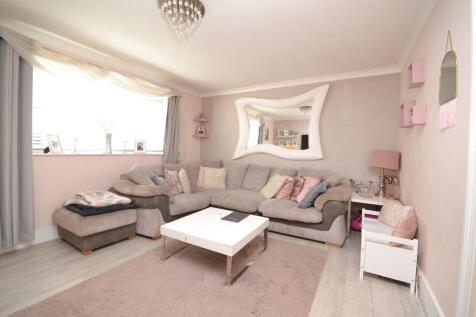 2 bedroom ground floor flat for sale