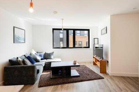 3 bedroom flat for sale