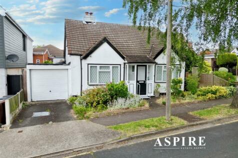 4 bedroom detached bungalow for sale