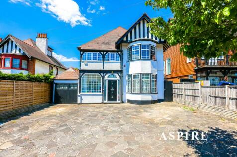 5 bedroom detached house for sale