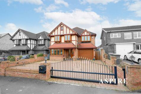 5 bedroom detached house for sale