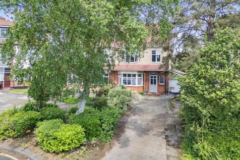 4 bedroom semi-detached house for sale