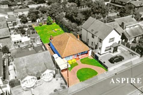3 bedroom detached bungalow for sale
