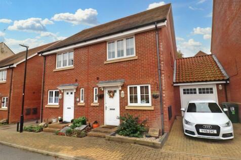 2 bedroom semi-detached house for sale