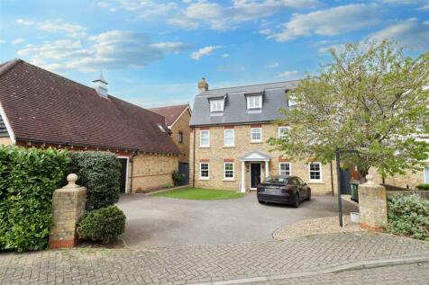 6 bedroom detached house for sale