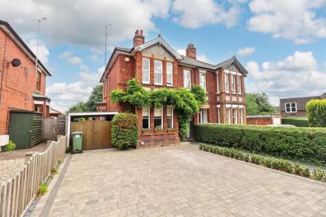 4 bedroom semi-detached house for sale