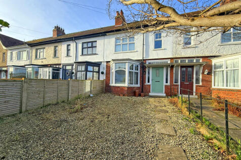 Scalby Road, Scarborough YO12 3 bed terraced house for sale