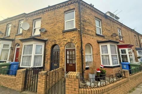 Gladstone Road, Scarborough YO12 5 bed terraced house for sale