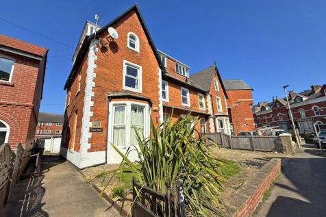 Avenue Road, Scarborough YO12 2 bed apartment for sale