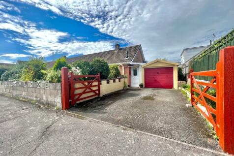 2 bedroom semi-detached bungalow for sale