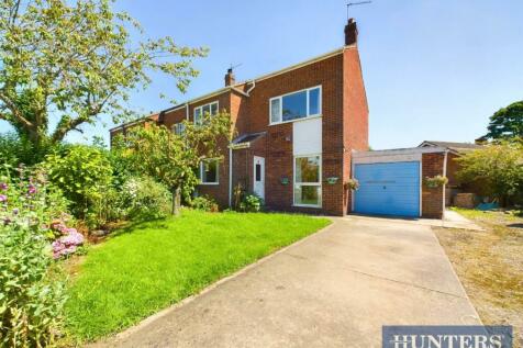 3 bedroom semi-detached house for sale