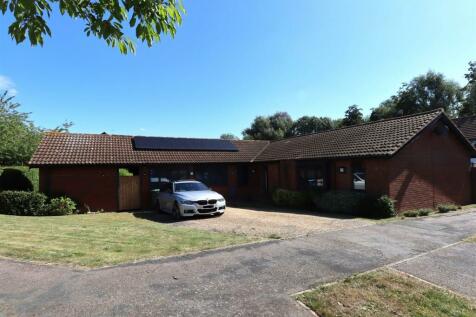 3 bedroom detached bungalow for sale