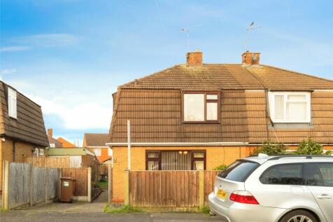 2 bedroom semi-detached house for sale