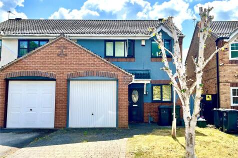 3 bedroom semi-detached house for sale