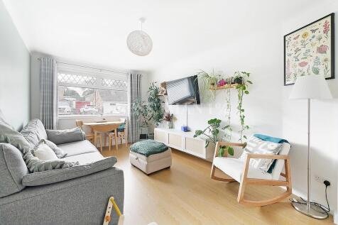 2 bedroom semi-detached bungalow for sale