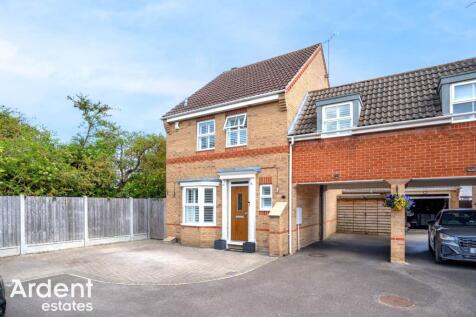 Rydal Drive, Maldon 3 bed link detached house for sale