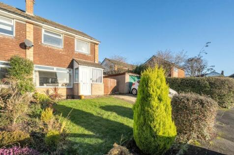 Hunger Hills Drive, Horsforth, LS18 3 bed semi