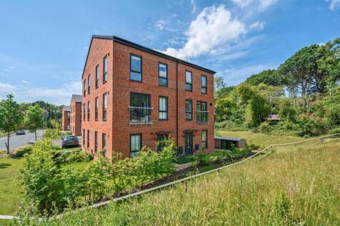 Copper Beech Court, West Park, LS16 2 bed house for sale