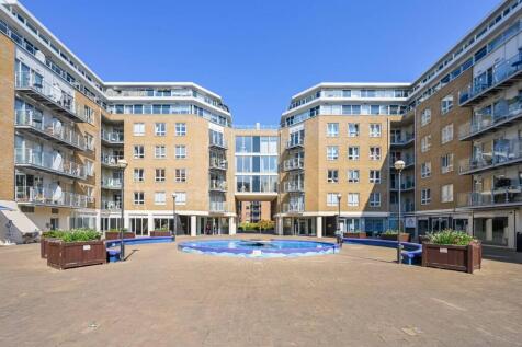 Narrow Street, Limehouse, London, E14 2 bed flat for sale