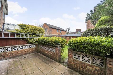 Heathfield Drive, Mitcham, CR4 4 bed terraced house for sale