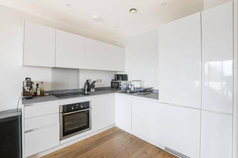 Cavendish Road, Colliers Wood... 2 bed flat for sale