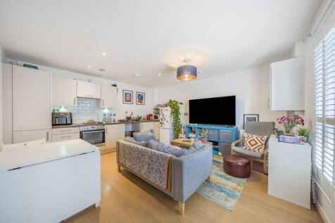 Garratt Lane, Tooting Broadway... 1 bed maisonette for sale