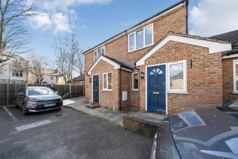 Taffy's How, Mitcham, CR4 2 bed flat for sale