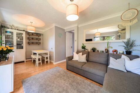 Ashbourne Road, Tooting, Mitcham, CR4 1 bed flat for sale