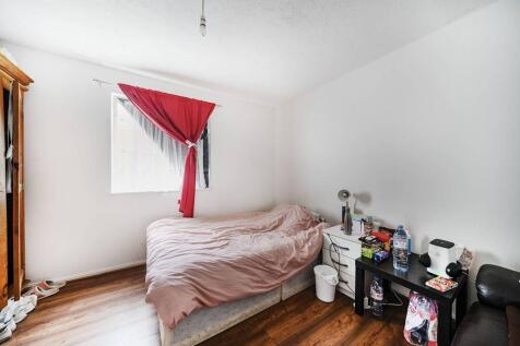 Kennedy Close, Mitcham, CR4 1 bed flat for sale