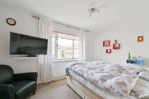 Dalton Avenue, Colliers Wood... 2 bed terraced house for sale