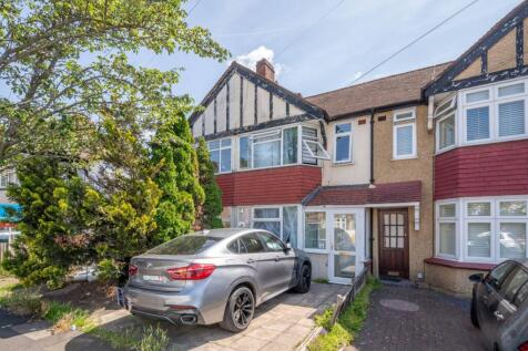 Bramcote Avenue, Mitcham, CR4 3 bed flat for sale
