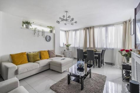 Blackshaw Road, Tooting Broadway... 2 bed flat for sale