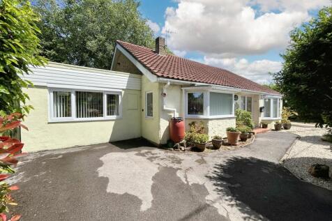 3 bedroom detached bungalow for sale