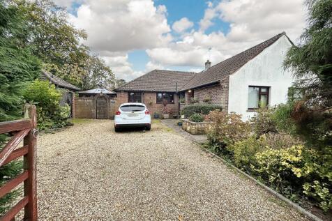 Orchard Way, Dibden Purlieu, SO45 4 bed detached bungalow for sale