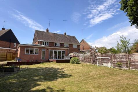 4 bedroom semi-detached house for sale