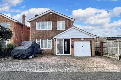 Linda Road, Fawley, SO45 3 bed detached house for sale