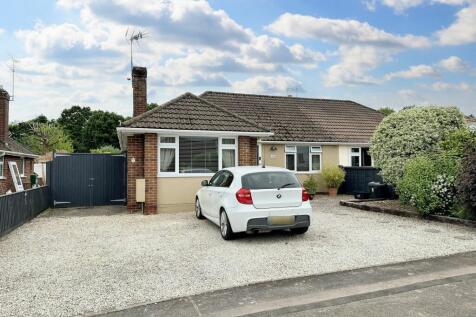 Dibden Lodge Close, Hythe, SO45 2 bed semi