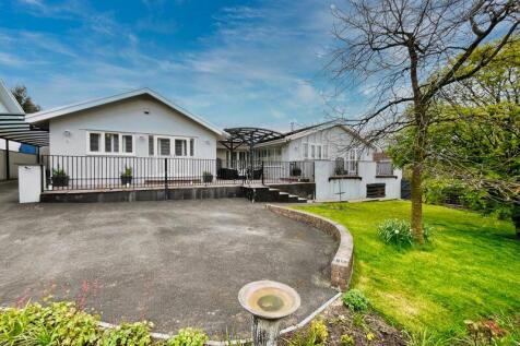 2 Tair Waun Place, Maesteg, Bridgend... 5 bed detached bungalow for sale