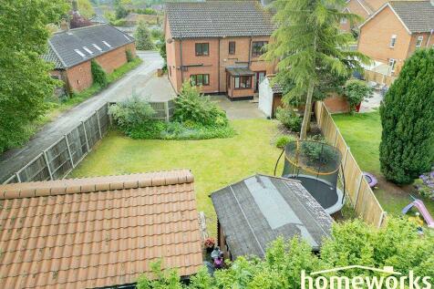 4 bedroom semi-detached house for sale