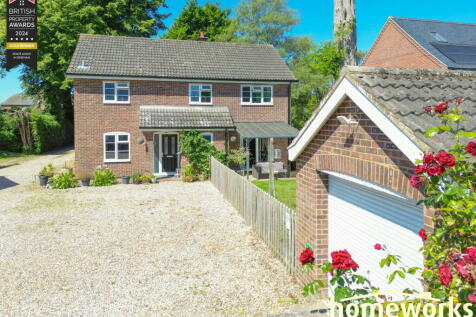 4 bedroom detached house for sale