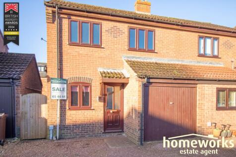 3 bedroom semi-detached house for sale