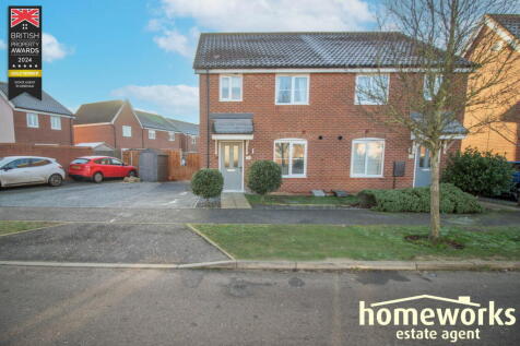 3 bedroom semi-detached house for sale