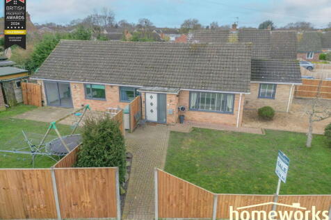 4 bedroom detached bungalow for sale
