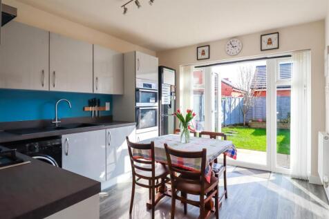 3 bedroom end of terrace house for sale