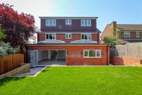 6 bedroom detached house for sale