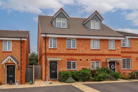 3 bedroom terraced house for sale