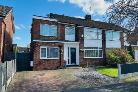 4 bedroom semi-detached house for sale