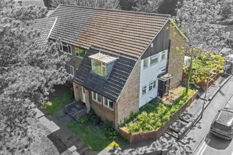 2 bedroom maisonette for sale