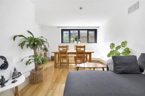 Curtain Road, EC2A 2 bed apartment for sale