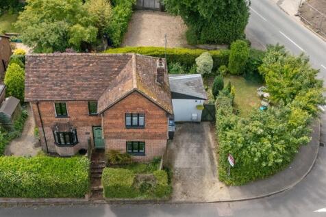 2 bedroom detached house for sale